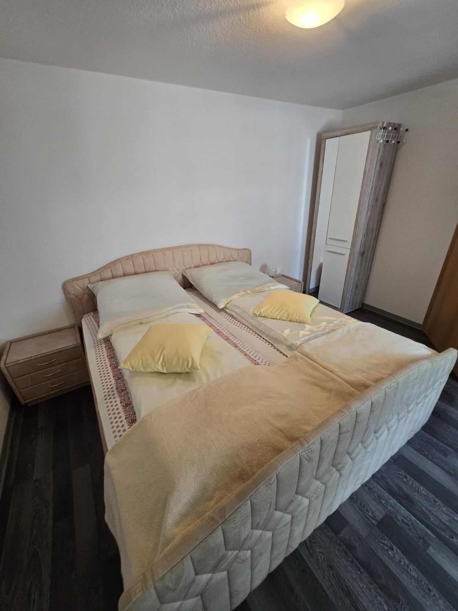 Ferienwohnung Flonta 米特韦达 外观 照片